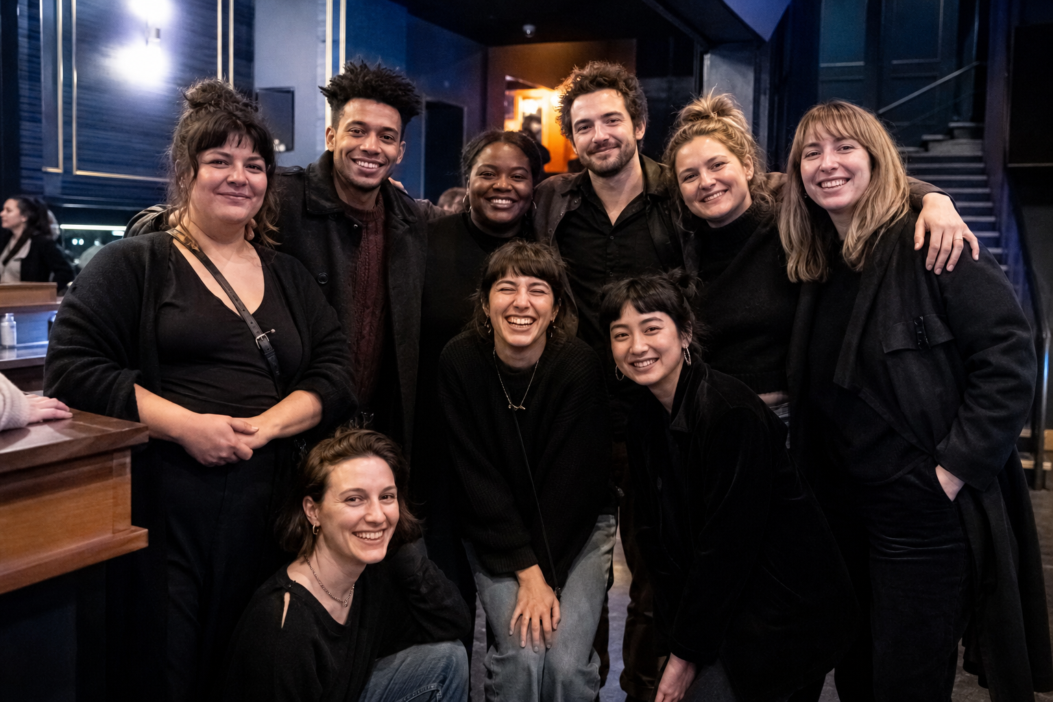 Équipe de théâtre après une représentation